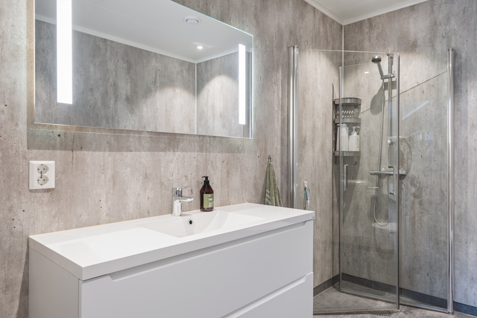 Badet har behagelige varmekabler i gulv. Galleribilde