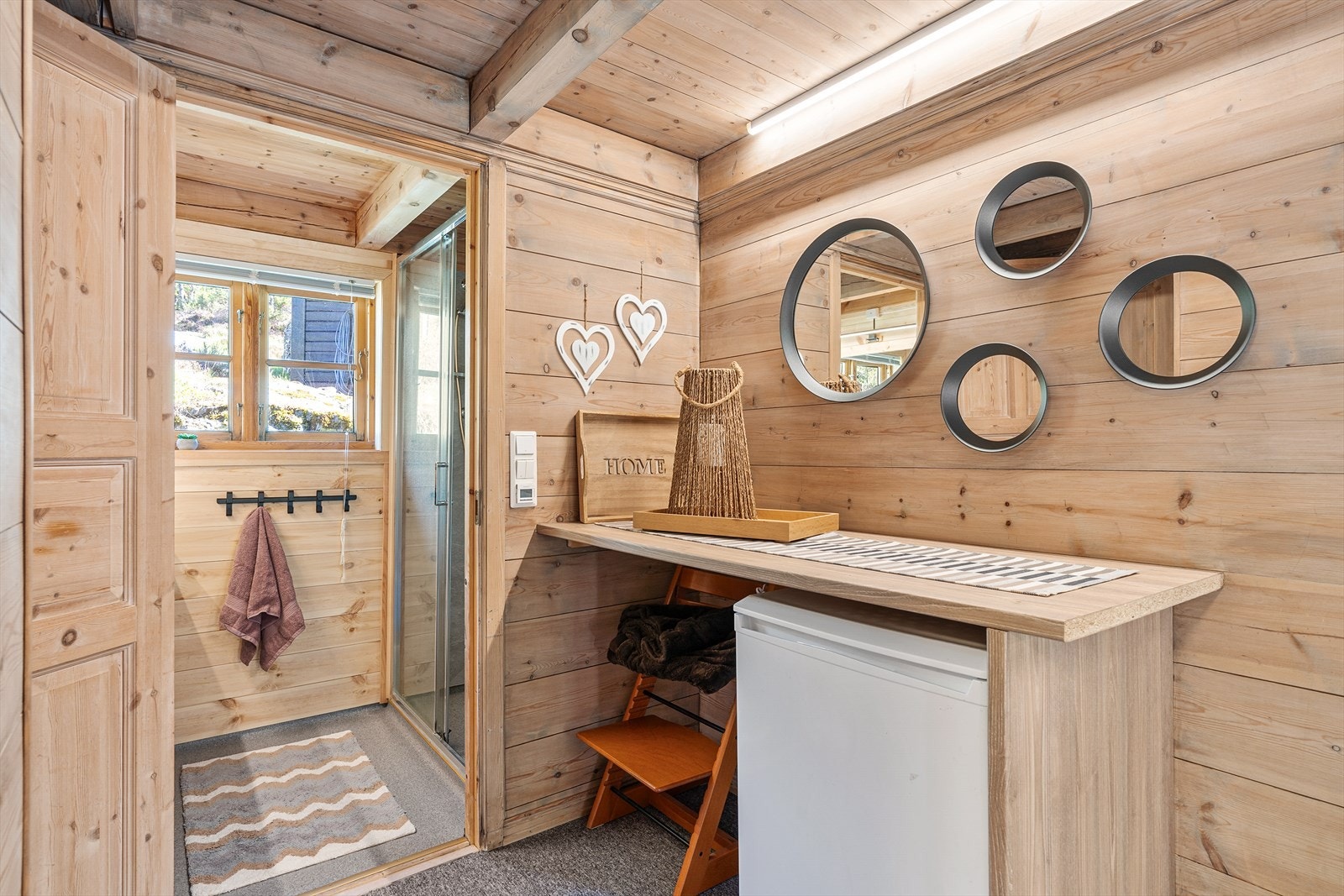 Inngang til badet fra gangen. Galleribilde