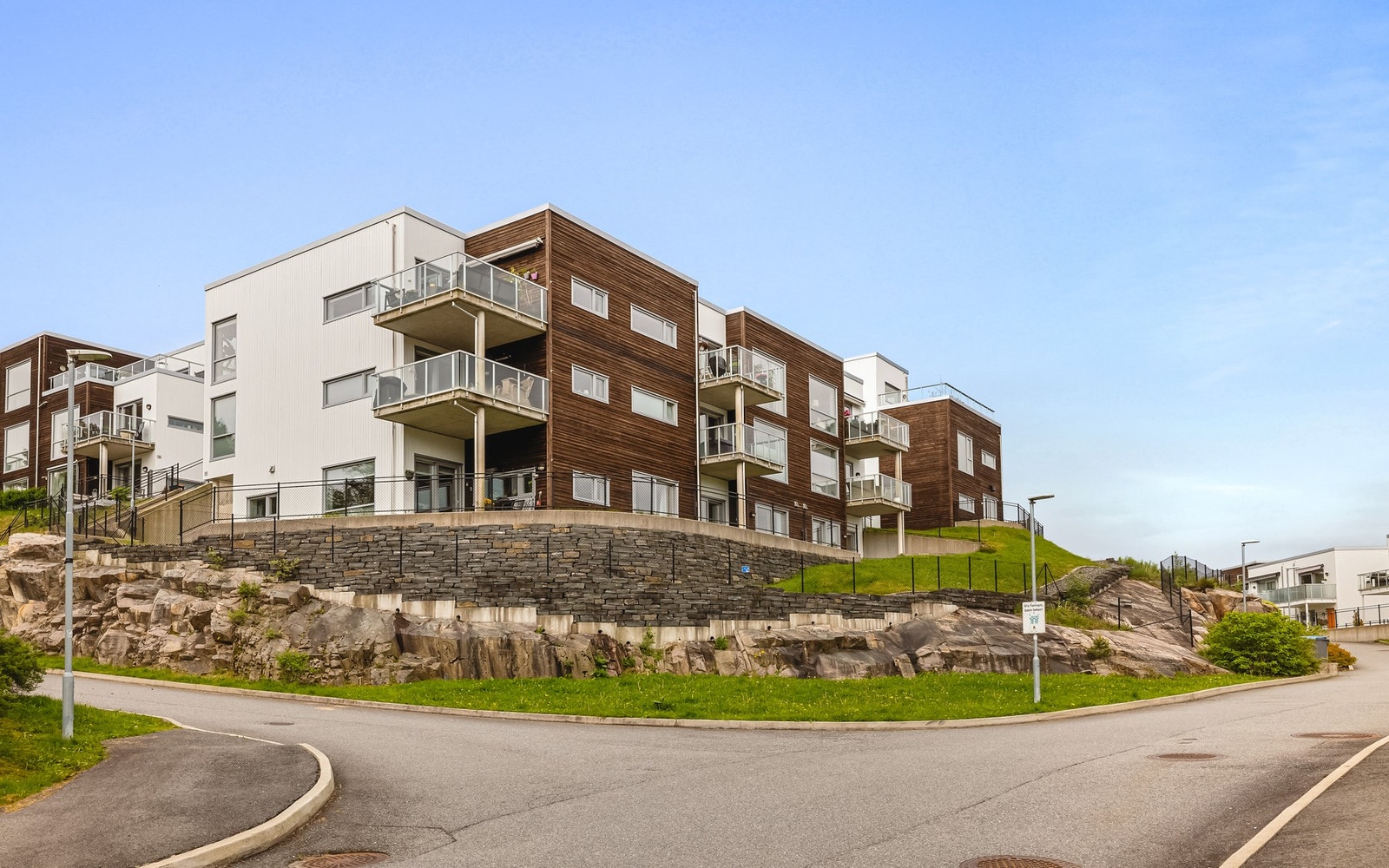 Beliggenheten er skjermet i en endegate med svært lite gjennomgangstrafikk Galleribilde