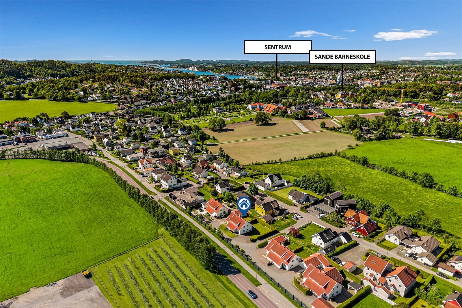 Beliggenheten er sentral med kort vei til Sandefjord sentrum og Sande barneskole. Galleribilde