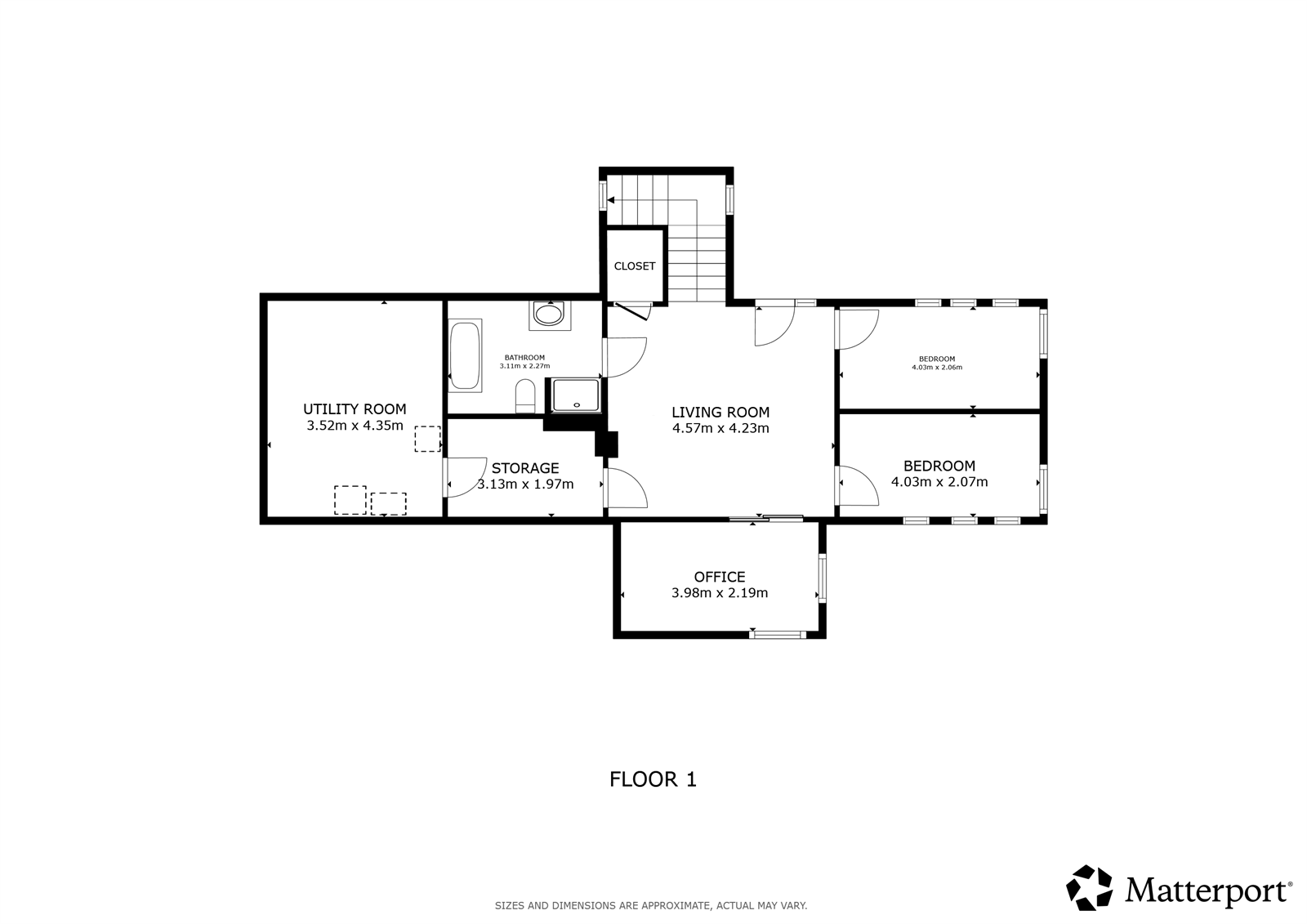 Underetasjen inneholder to soverom, kontor/soverom, stue, bad/vaskerom og bod. Herfra er det utgang til en terrasse på ca. 38 m². Galleribilde