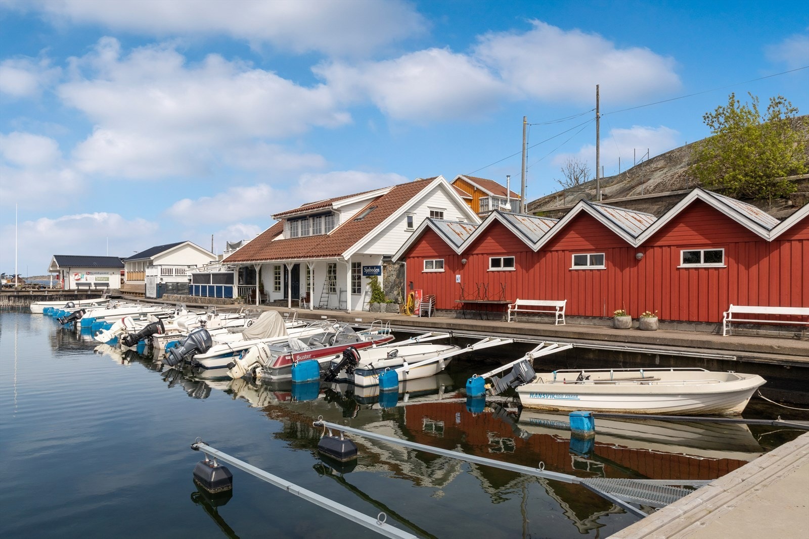 Hvasser er et eldorado for båt- og sjøliv. Galleribilde