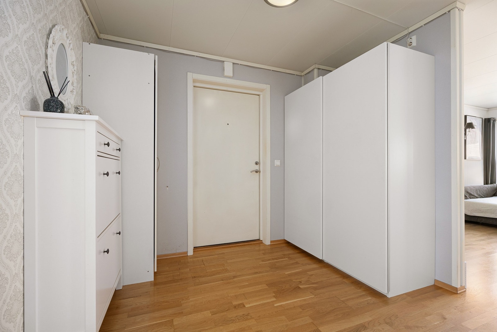 Praktisk entre hvor det er godt med skapplass Galleribilde