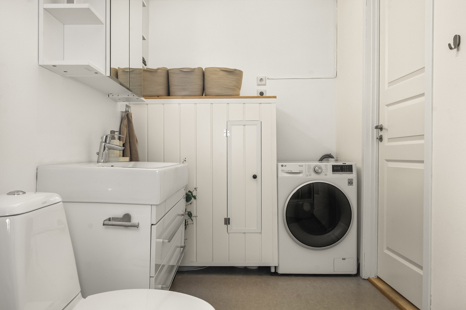 Opplegg for vaskemaskin på badet, Galleribilde