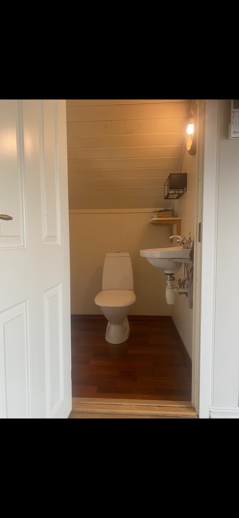 Privat bilde. Toalettrom på garasjeloftet (ikke omsøkt/bruksendret). Galleribilde