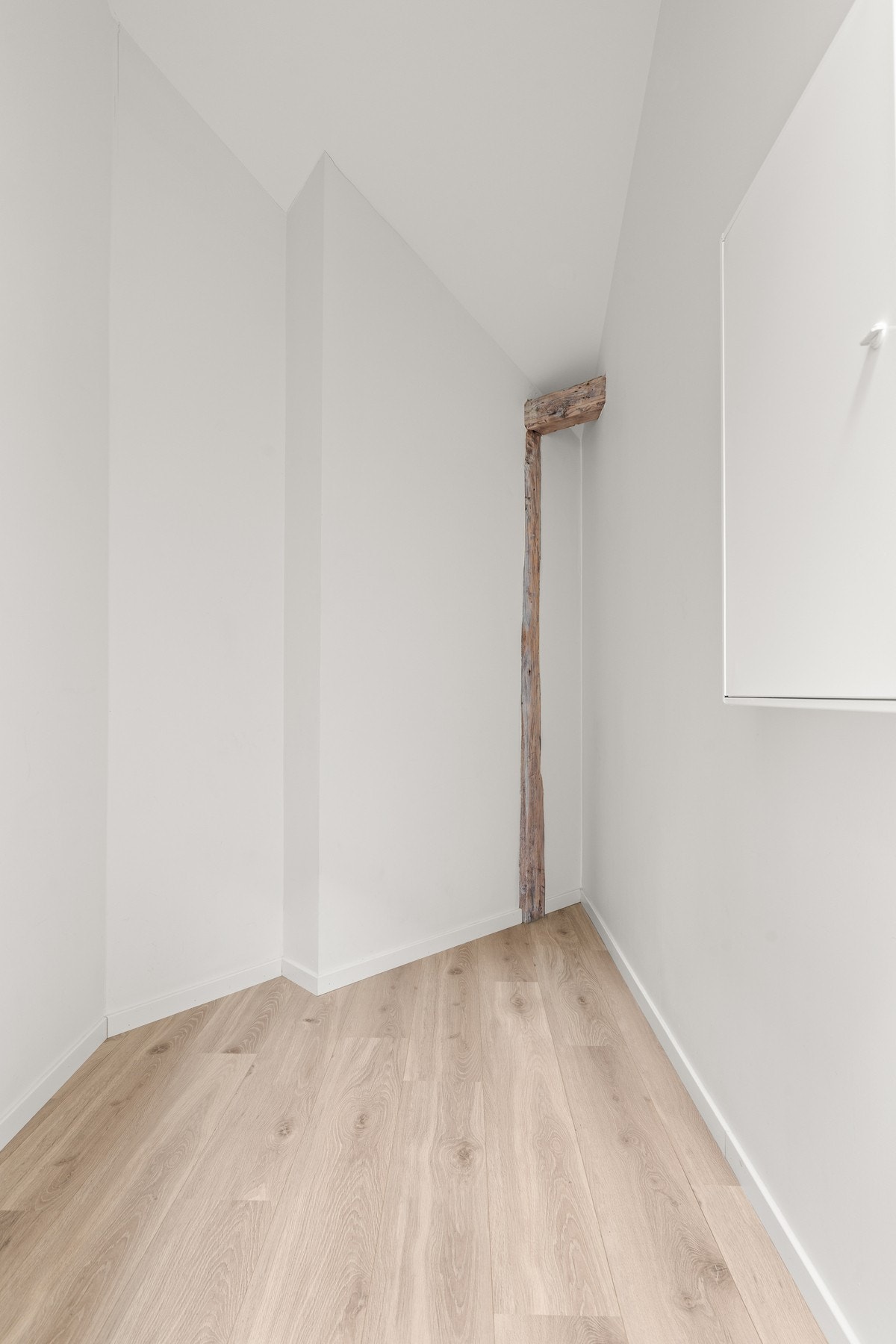 Innvendig bod i tilknytning til yttergang. Galleribilde