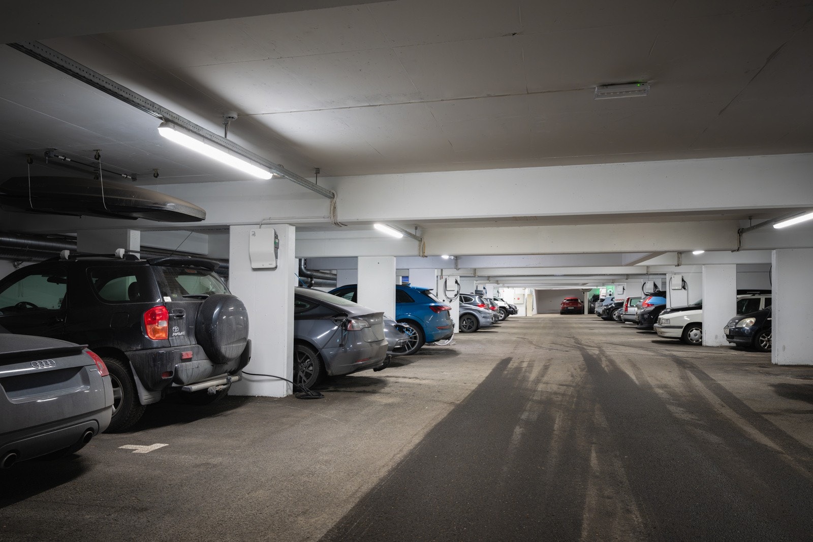 Det er mulighet for kjøp og leie av parkeringsplass ved ledighet. Galleribilde