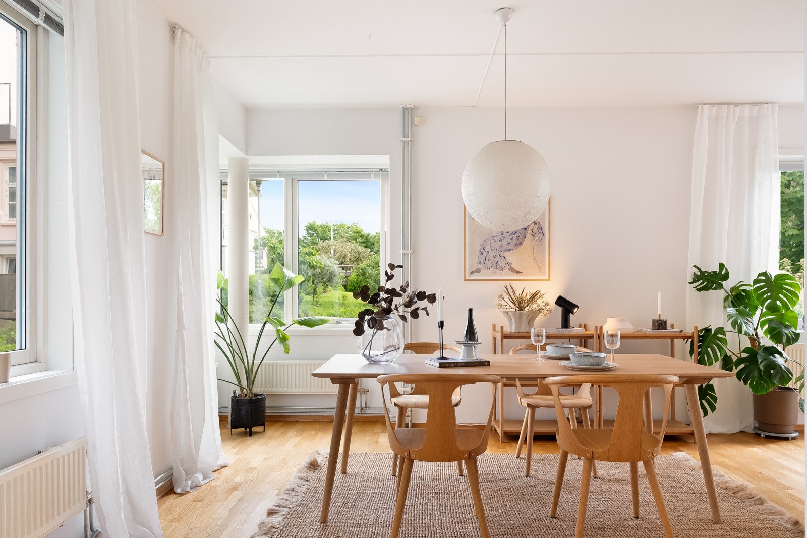 Leiligheten ligger fint til i byggets 3. etasje med heisadkomst. Galleribilde
