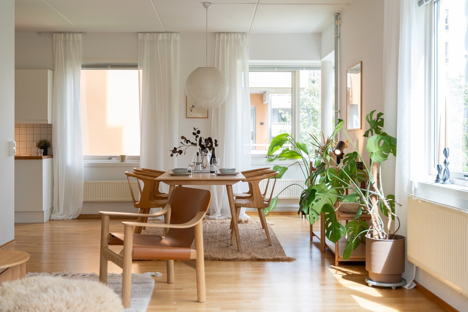 Varmtvann og fyring er inkludert i felleskostnadene, som gir gode forutsetninger for lavt strømforbruk. Galleribilde