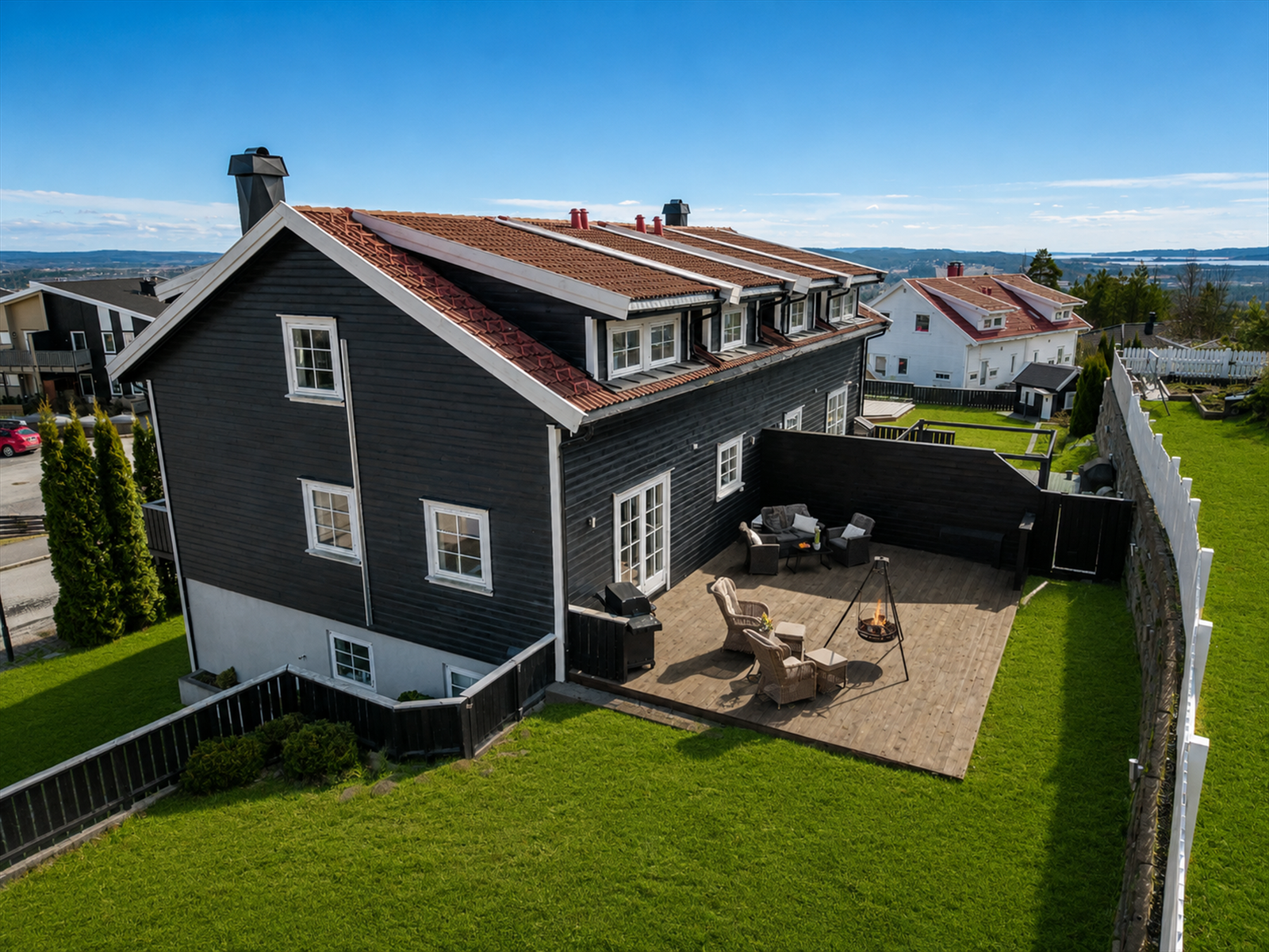 Boligen har fine uteplasser (Bildet er redigert av KI og avvik kan forekomme) Galleribilde