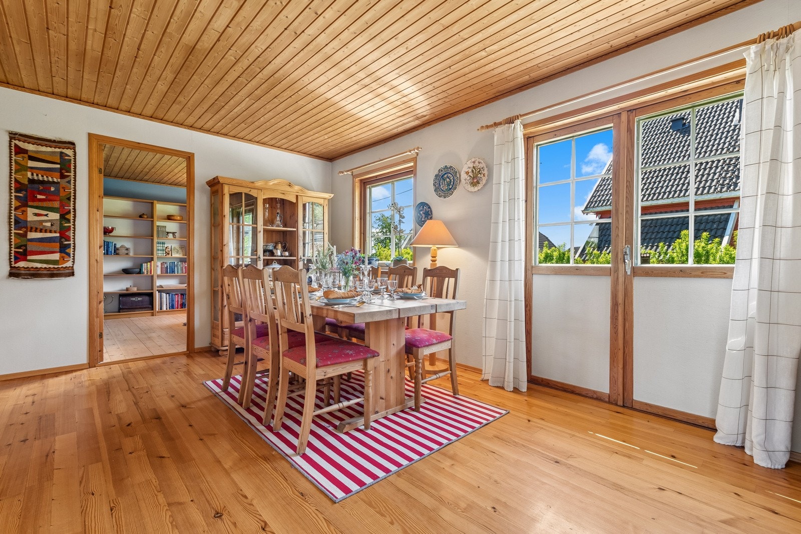 Tenk deg bursdager og juler, feiringer med familien hvor det er god plass til alle rundt bordet. Galleribilde