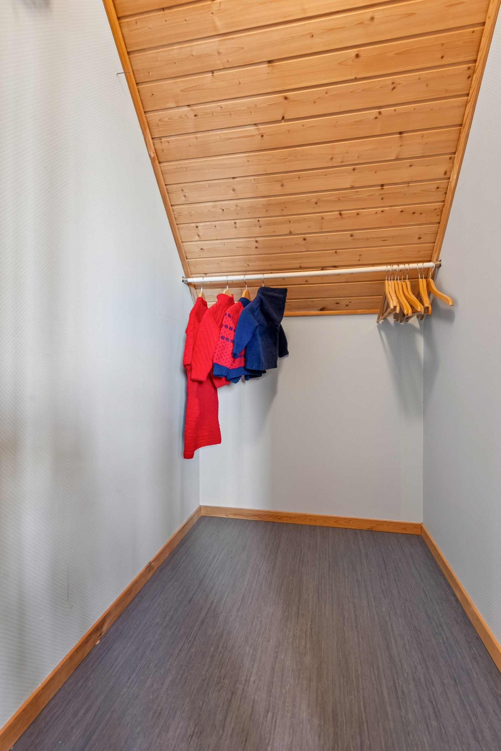 Et lite walk-in rom i tilknytning til stuen på loftet. Galleribilde