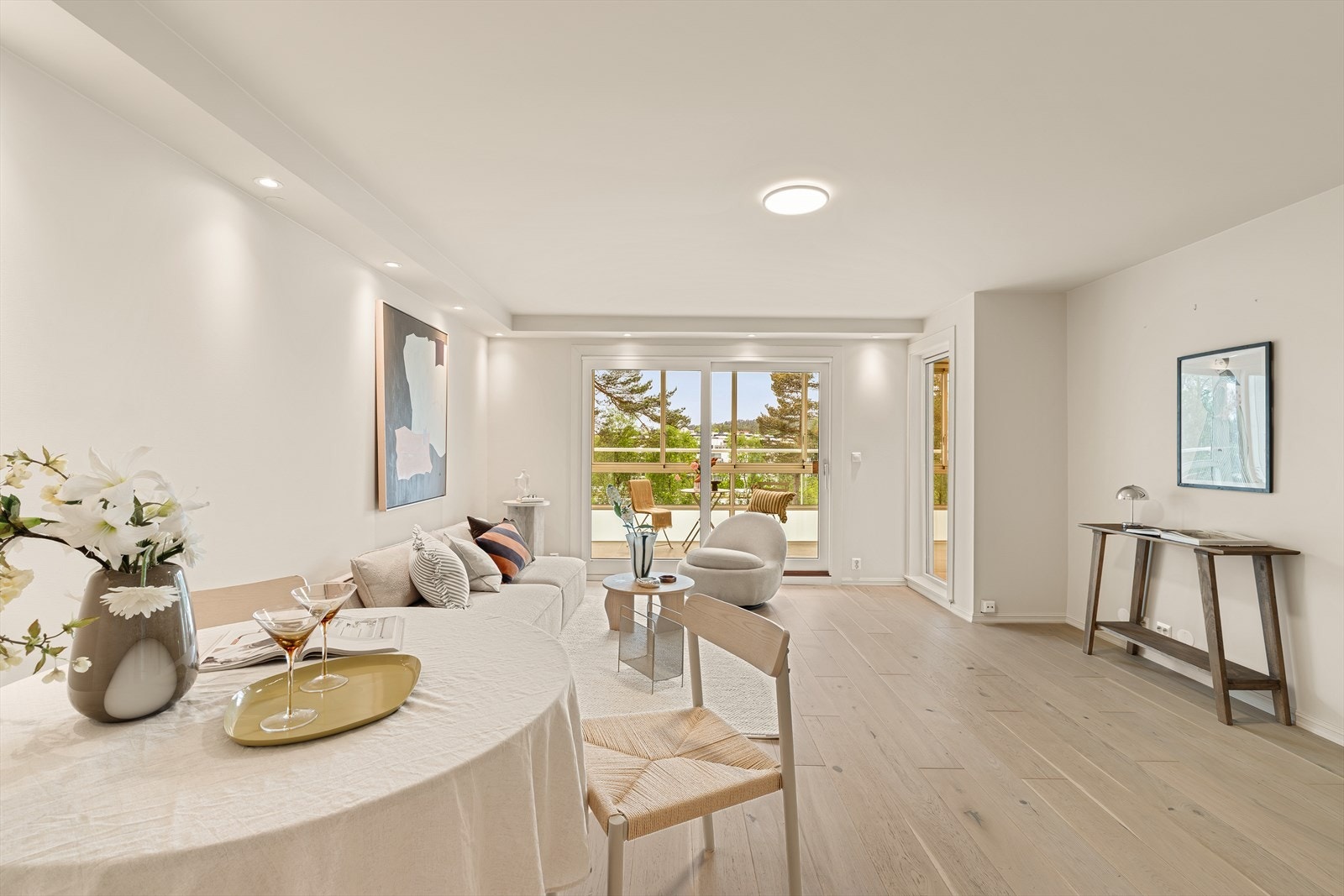 - Leiligheten har et BRA-i på 75 m² og inneholder entré/gang/stue, bad, to soverom, kjøkken og bod - Galleribilde