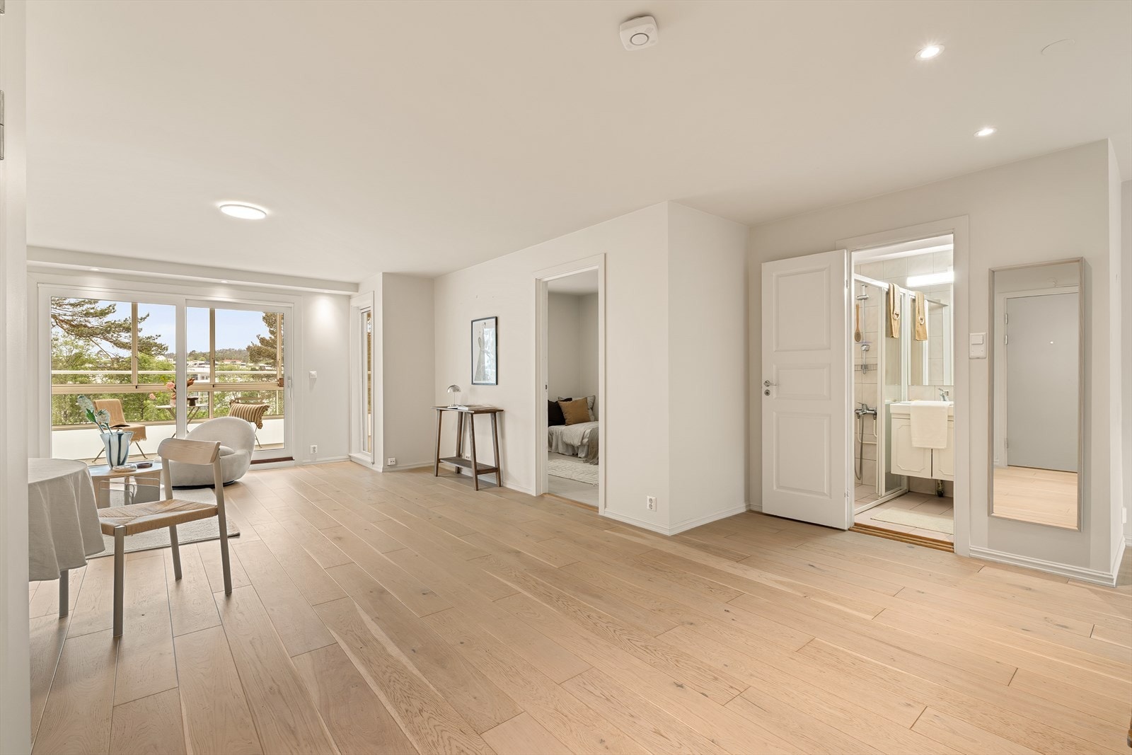 - Stuen måler 33,8 m² - Galleribilde