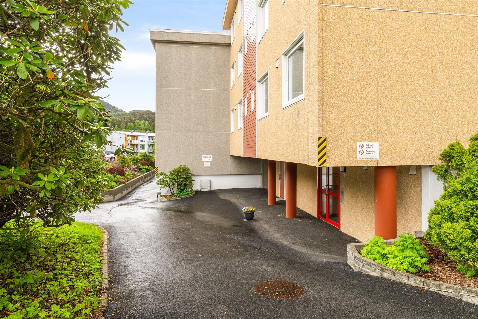 - Leiligheten ligger i Nebbestølen borettslag, et attraktivt og veldrevet lag - Galleribilde