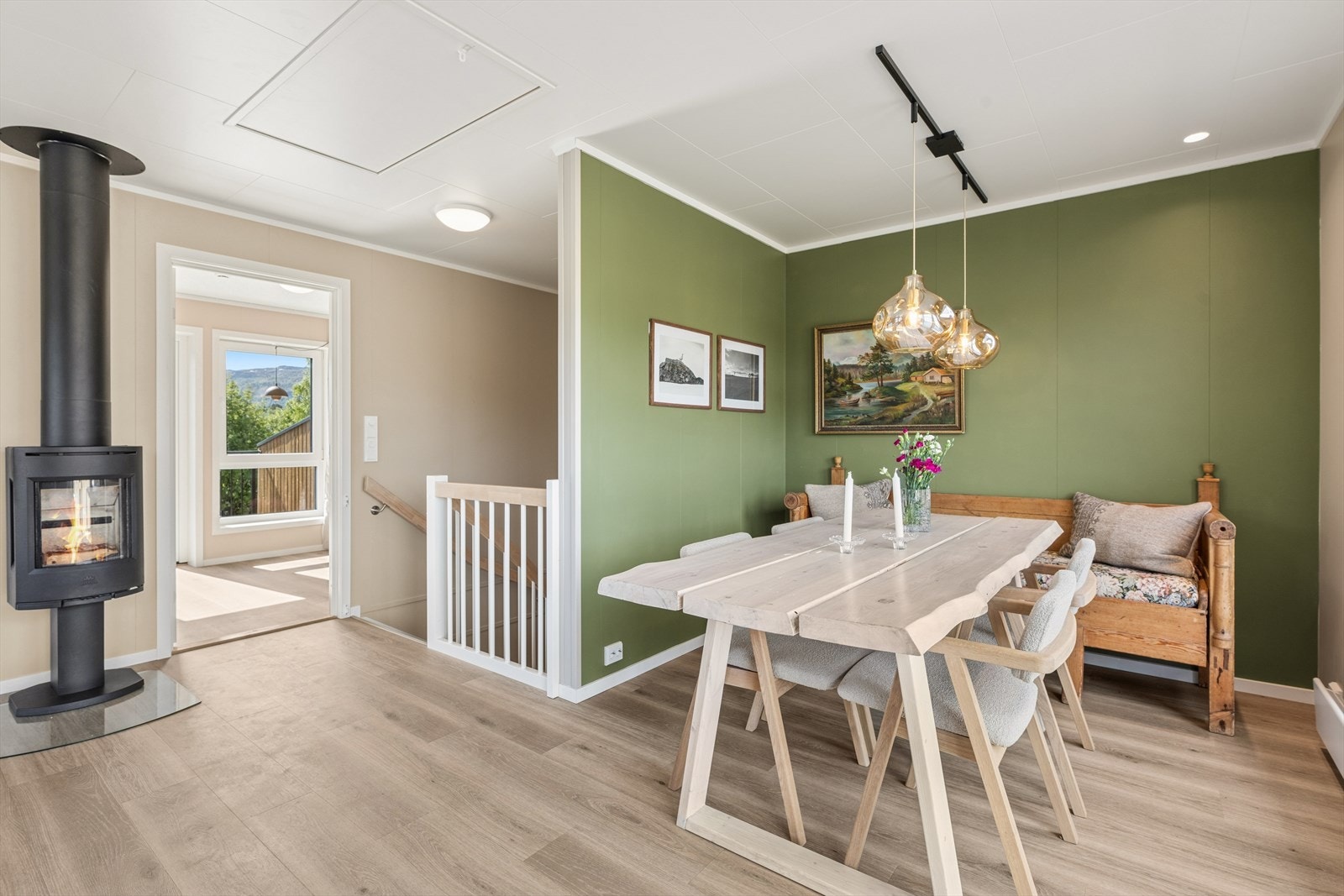 Vedovnen gir en lun og behagelig varme på kalde dager. Galleribilde