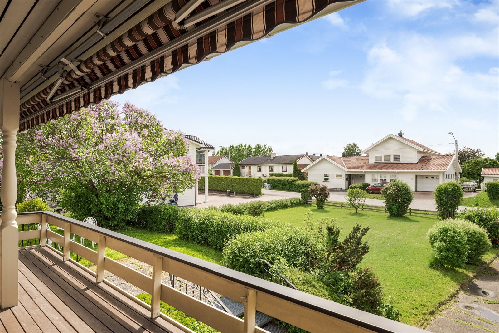 Verandaen vender mot sørvest. Galleribilde
