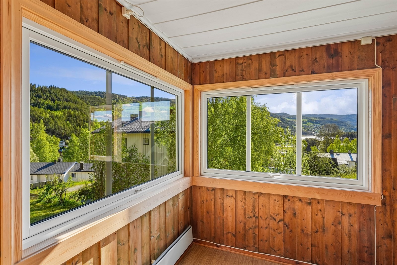 En utsikt som stadig varierer med skiftende vær og lysforhold. Galleribilde