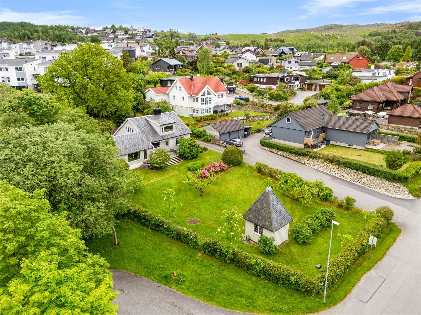 Velkommen til Brekkevegen 2! Eiendommen presenteres av Kristine Ree Espedal i EiendomsMegler 1 Jærmegleren. Foto: Asle Breiteig Haukland Galleribilde