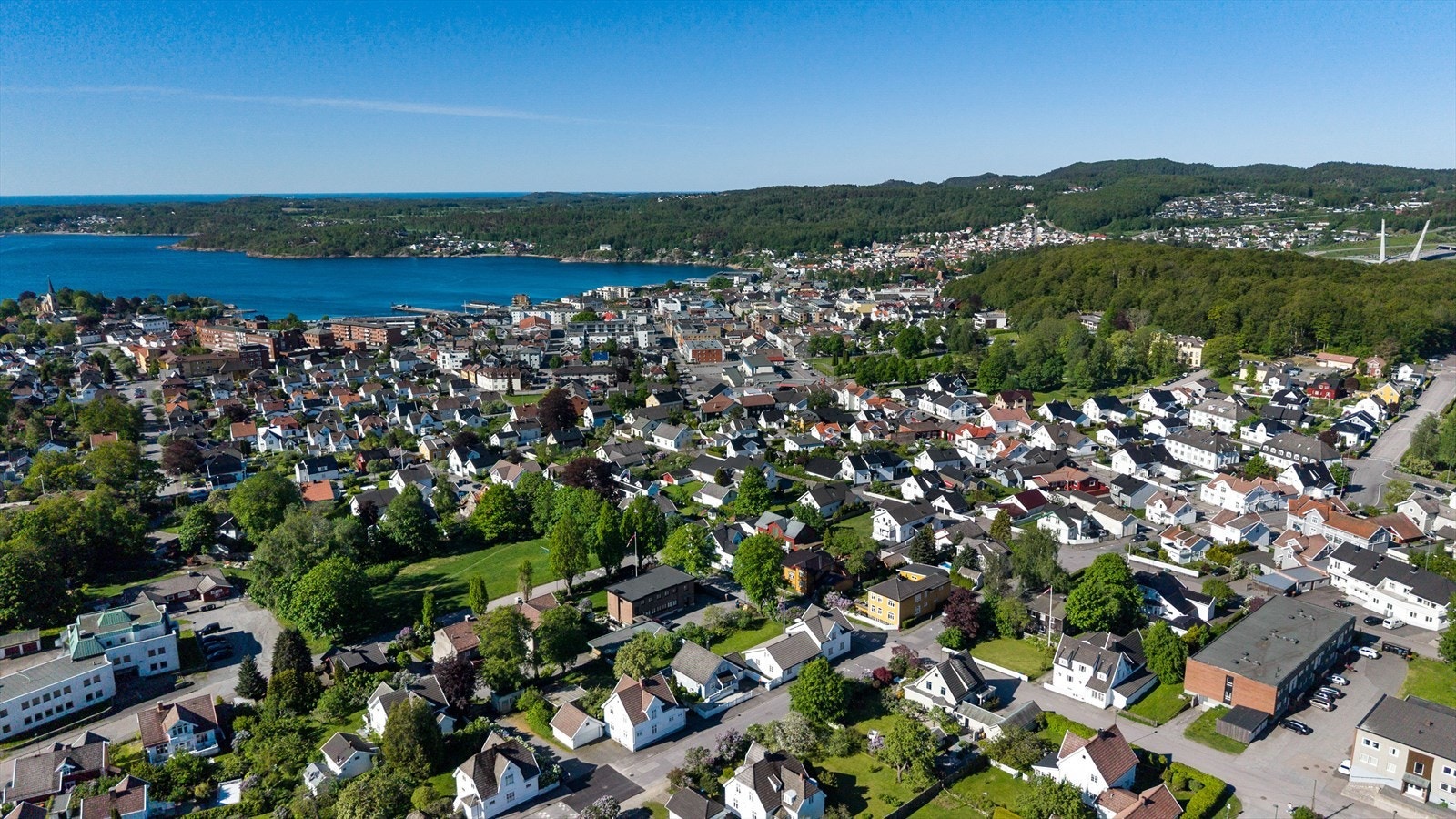 Området er veletablert med en blanding av eneboliger og flermannsboliger. Galleribilde