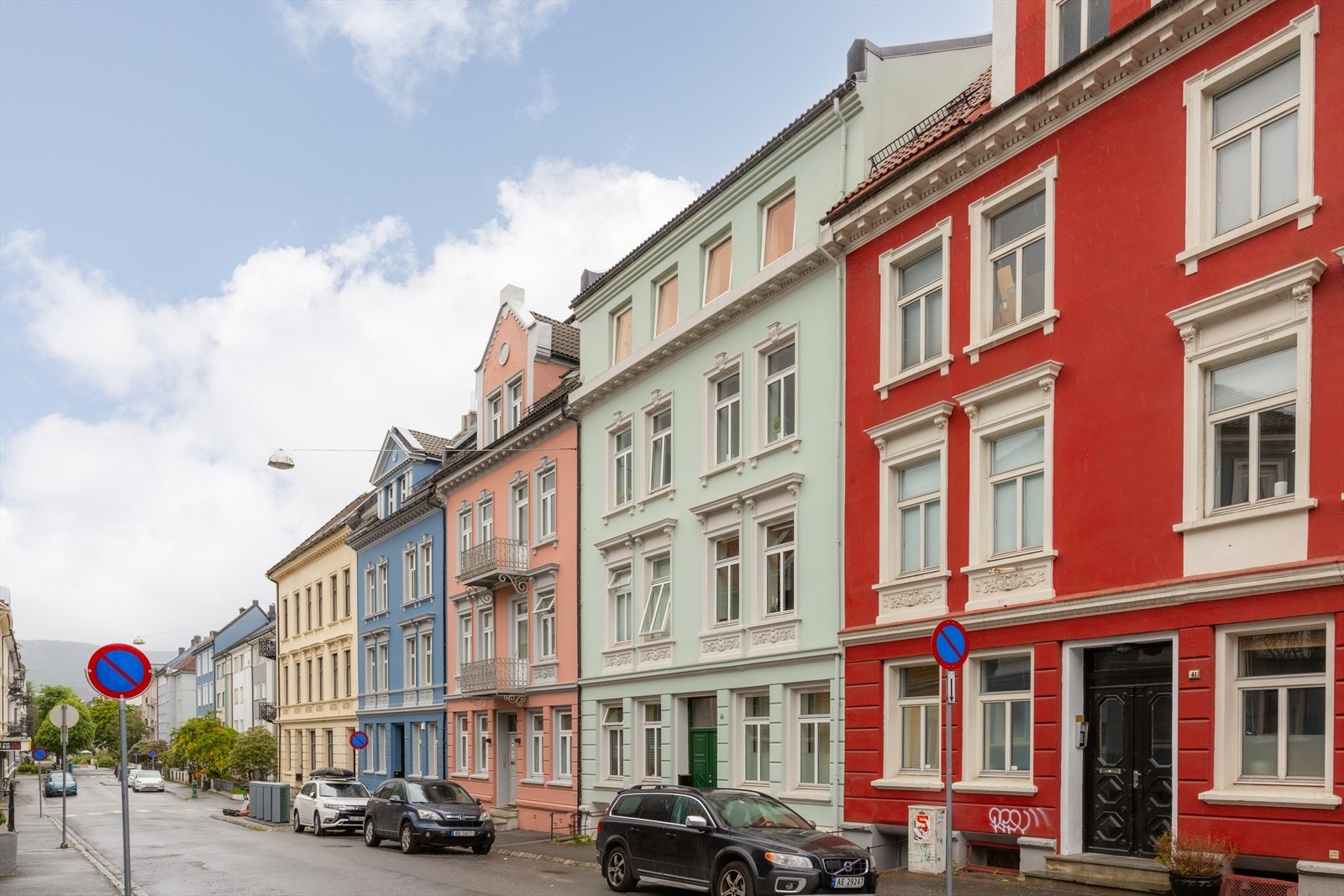 Welhavens gate 43 har en svært ettertraktet beliggenhet på Møhlenpris, et av Bergens mest populære og levende områder Galleribilde
