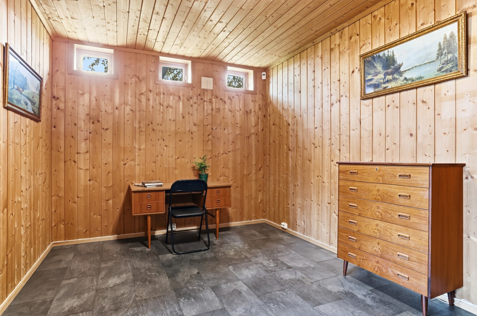 I tilknytning til kjellerstuen er det er fleksibelt arbeidsrom. Galleribilde