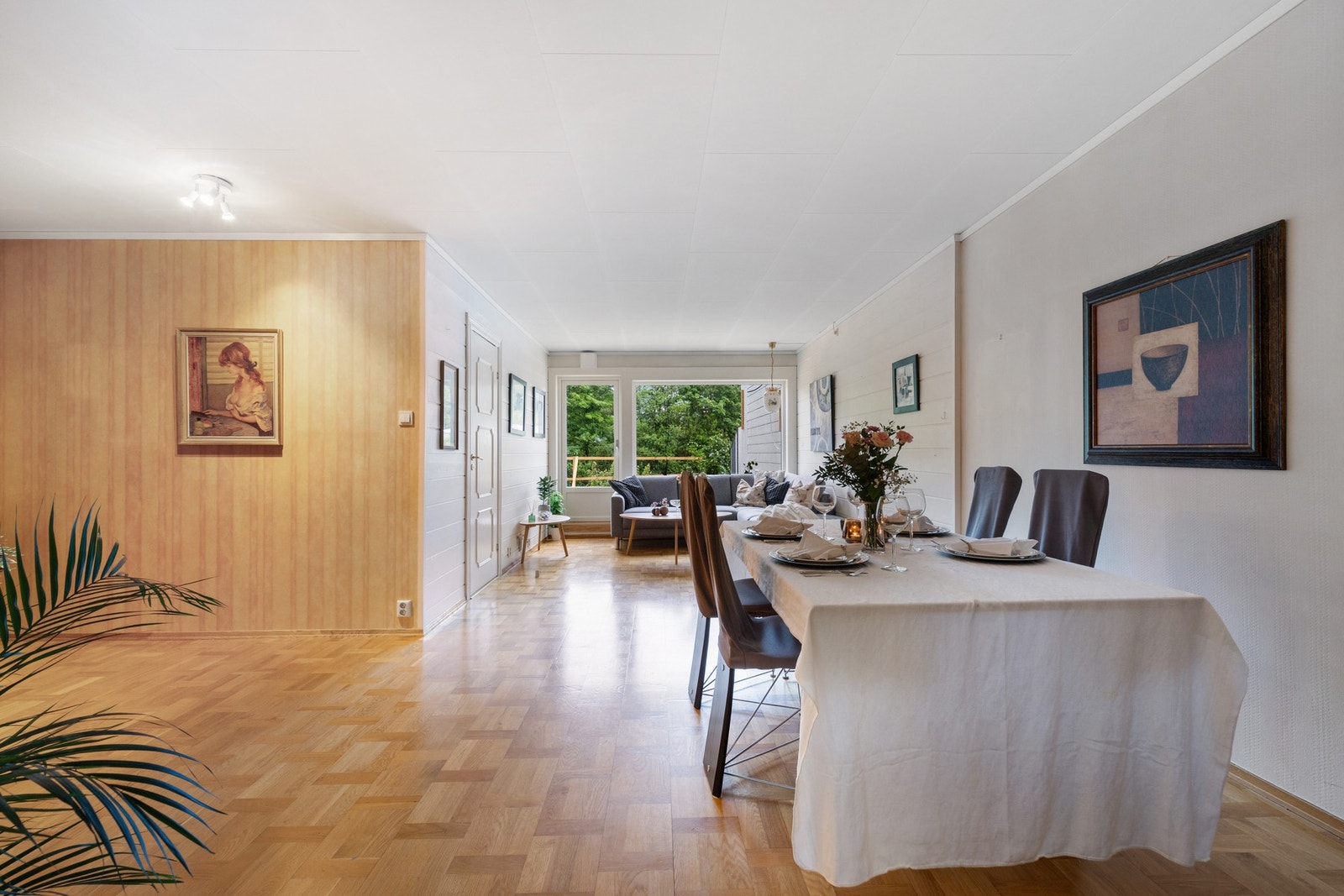 Stue/kjøkken på hele 32,2 m² Galleribilde
