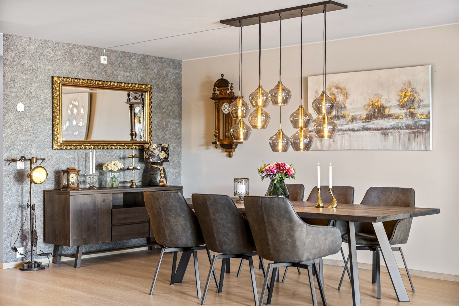 Spisestuen har plass til store selskaper. Galleribilde