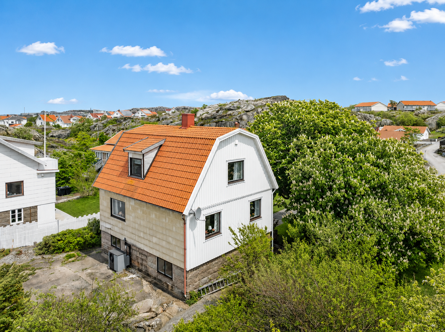 Klassisk charm bevarad! Söderfasad bytt 2019 Galleribilde