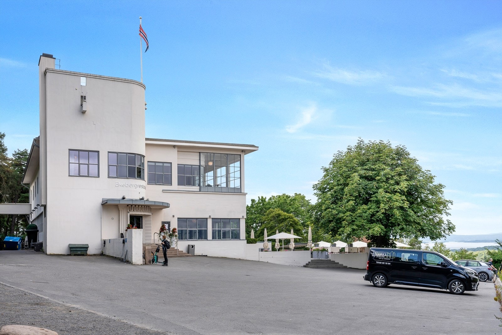 En hyggelig spasertur opp Kjærlighetstien finner du Ekebergrestauranten, Skulpturparken, Karlsborg kafe, m.m. Galleribilde