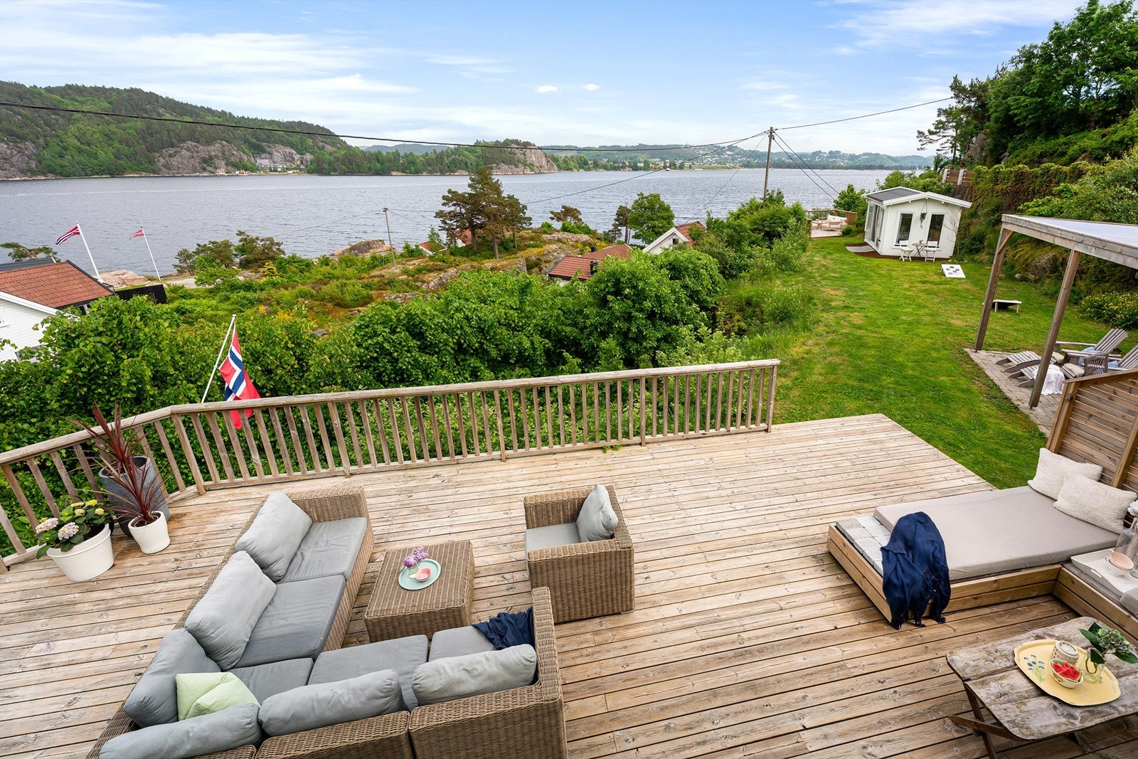Fra terrassen kan den flotte utsikten virkelig nytes Galleribilde