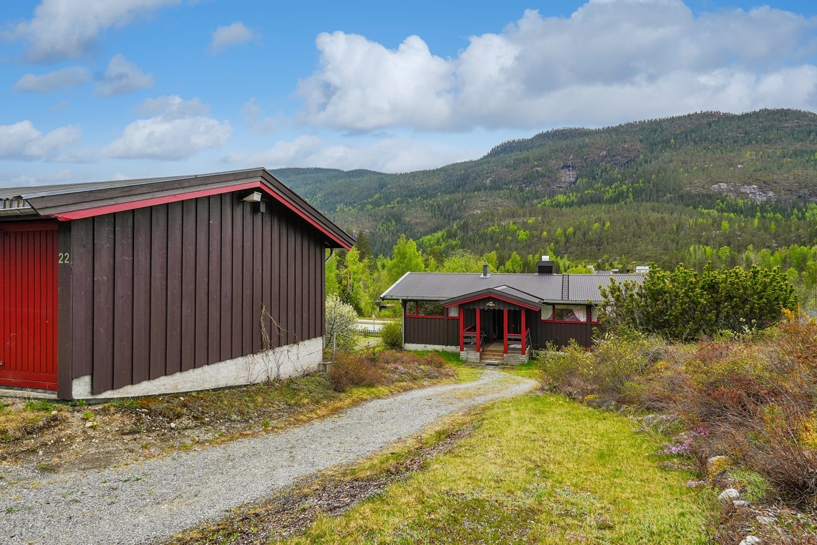 Velkommen til en hyggelig visning! En eiendom presentert av Kristine Kvame hos Aktiv Valdres Eiendomskontor. Galleribilde