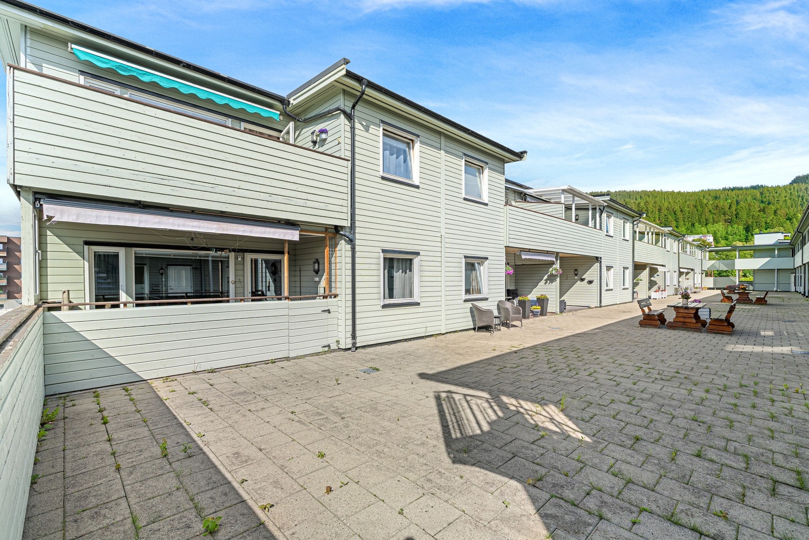 Trivelig og rolig fellesområde. Heis i bygget Galleribilde