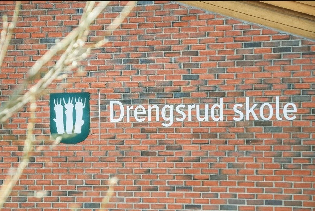 Boligen sokner til Drengsrud barneskole. Asker International School er heller ikke langt unna boligen. Galleribilde
