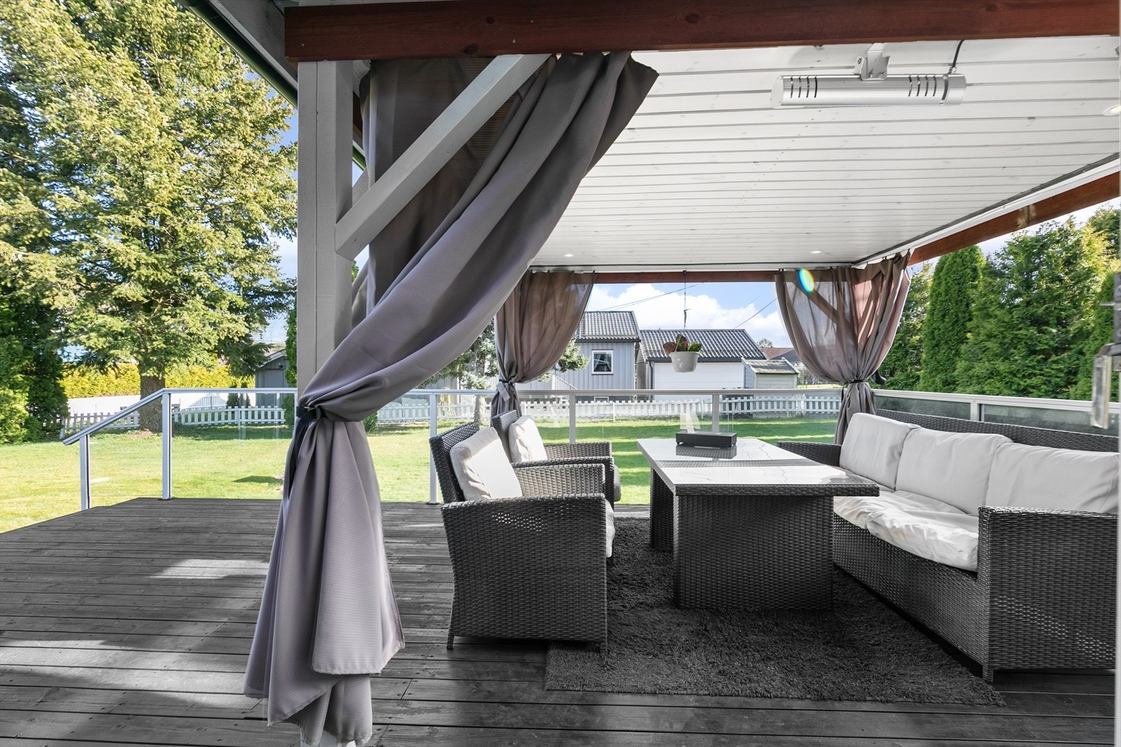 Omfattende uteareal - fantastisk for lange sommerdager! Galleribilde