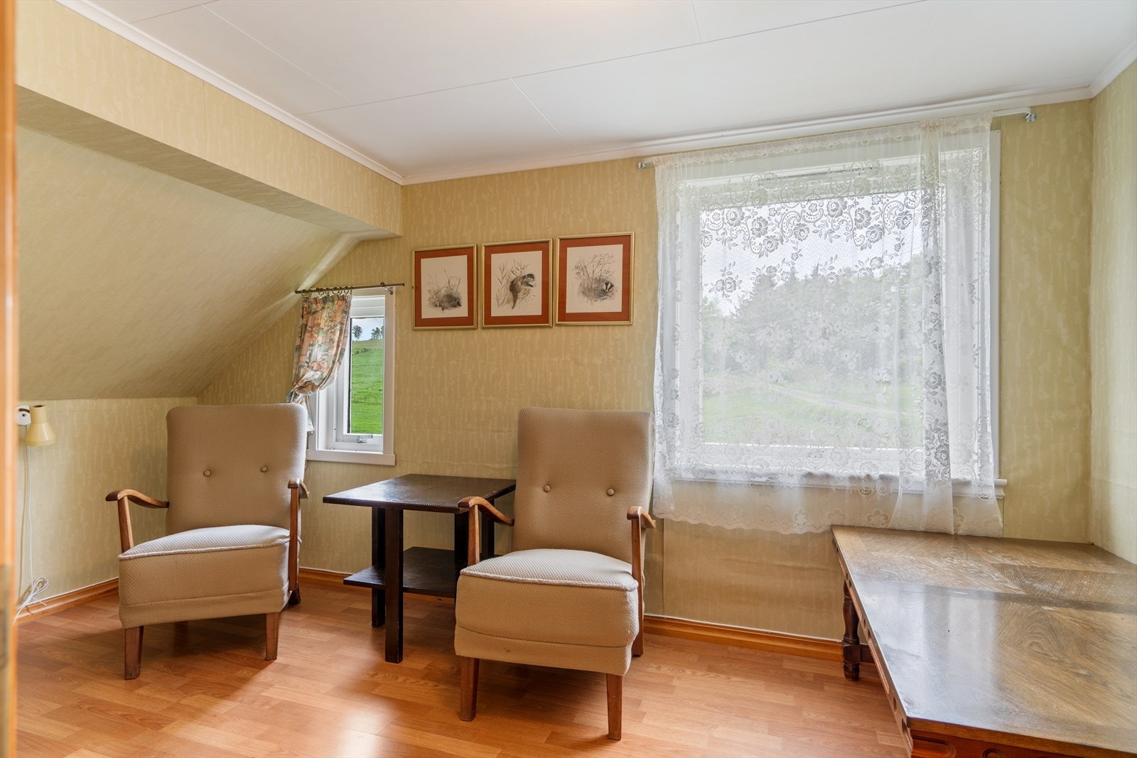 Loftsetasjen inneholder tre soverom og en gang. Galleribilde