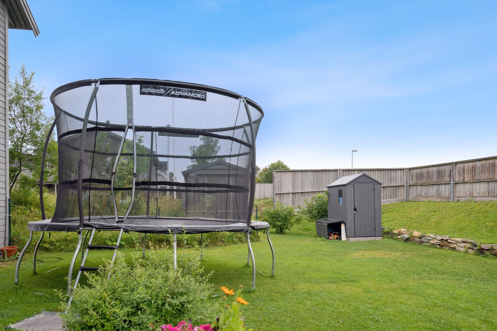 Hagen gir gode muligheter for lek og aktivitet. Galleribilde