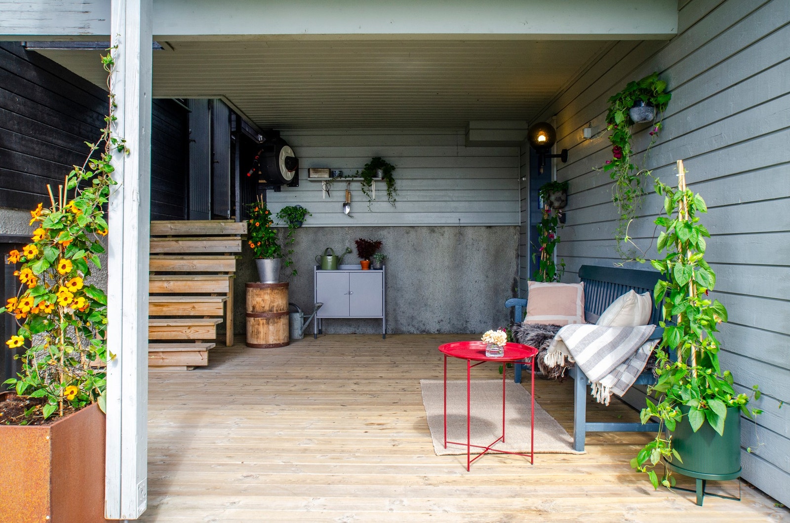 Inngangspartiet er lunt og skjermet, med takoverbygg. Galleribilde