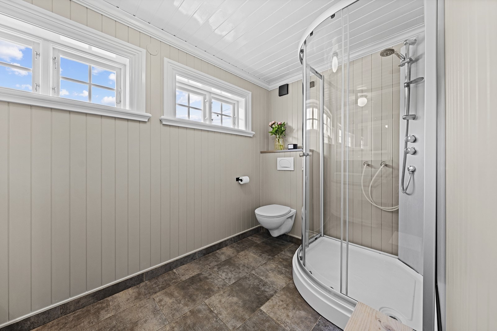 Badet i etasjen Galleribilde