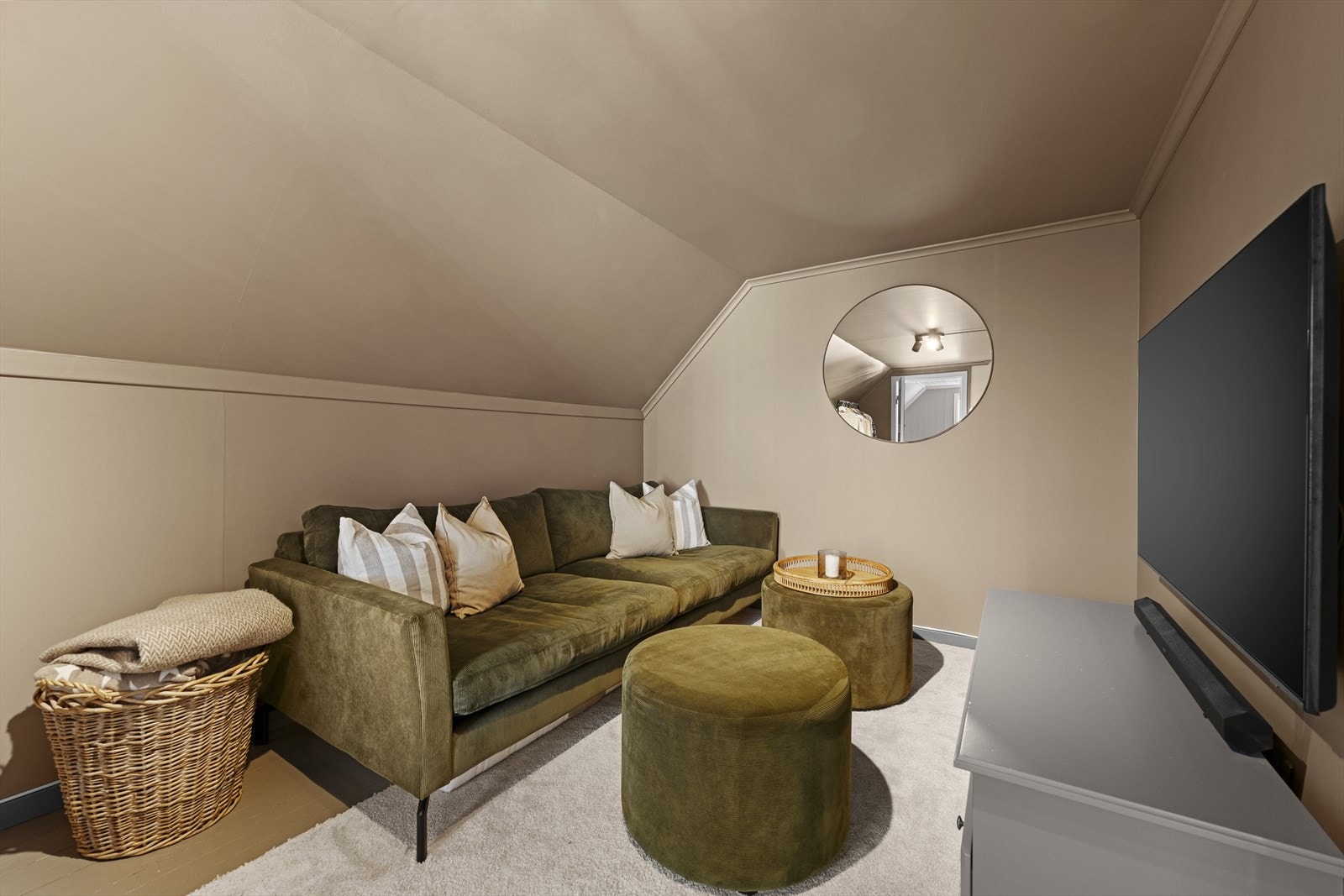 I andre etasje er det loftstue Galleribilde