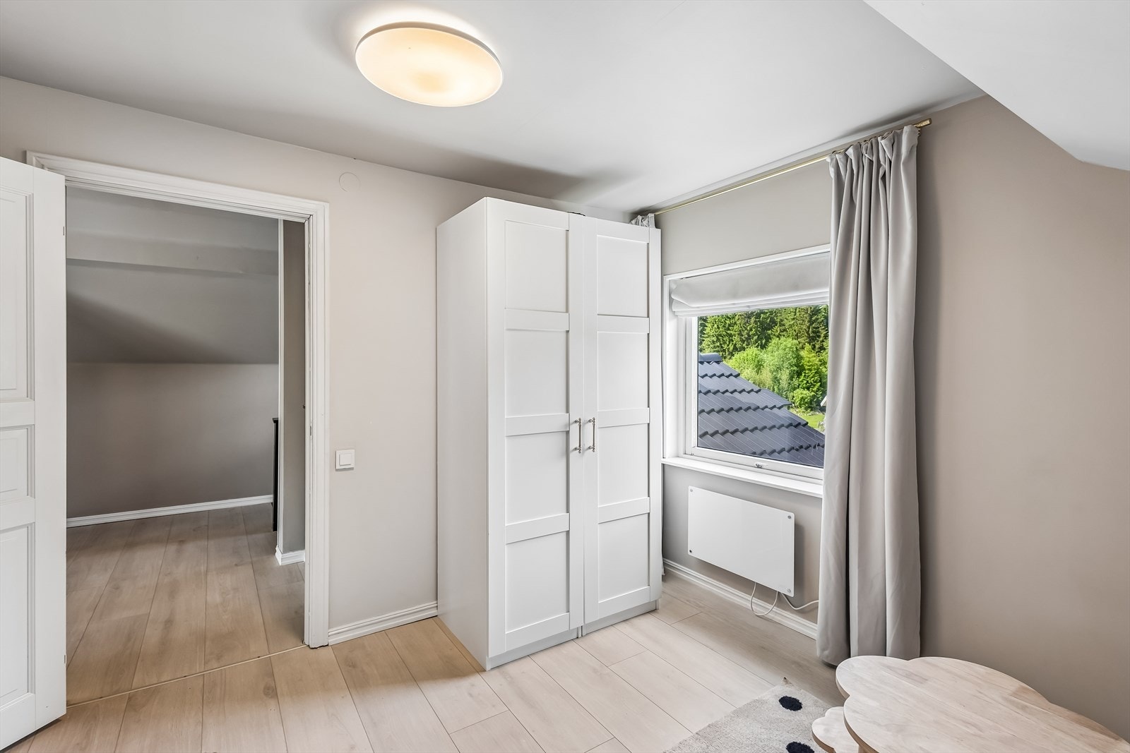 Det andre soverommet har plass til seng og garderobeskap. Galleribilde
