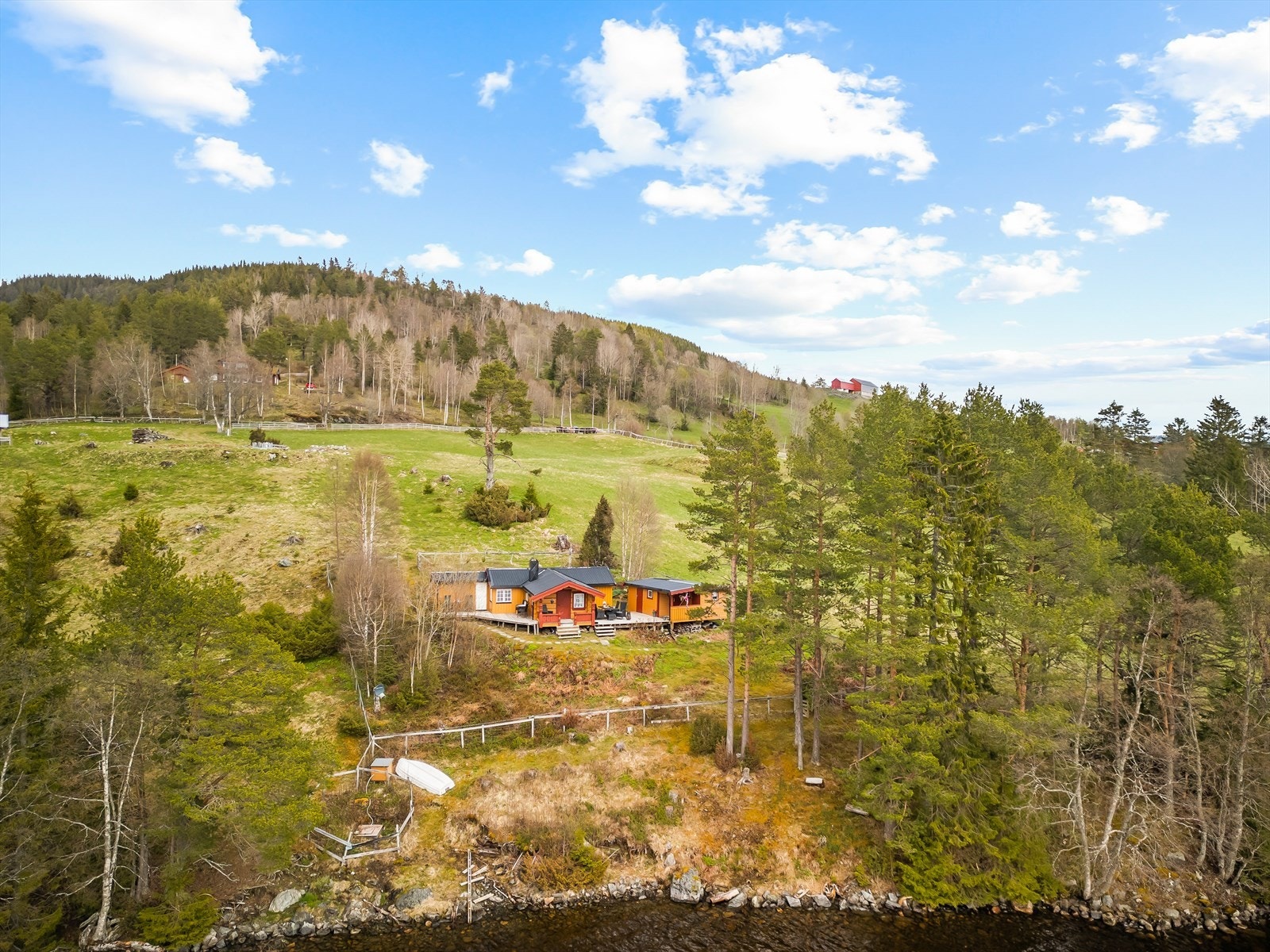 Flott beliggenhet i Hoston med vakker natur og flotte turmuligheter! Galleribilde