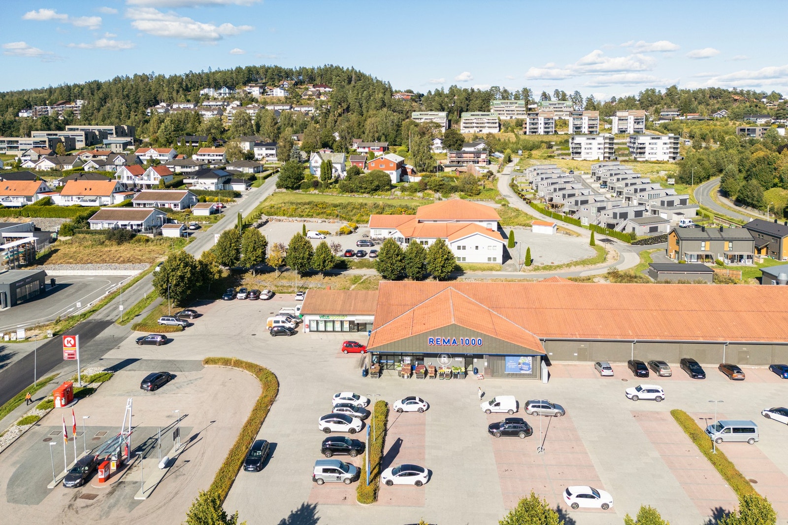 Rema 1000 ligger like i nærheten av boligen. Galleribilde