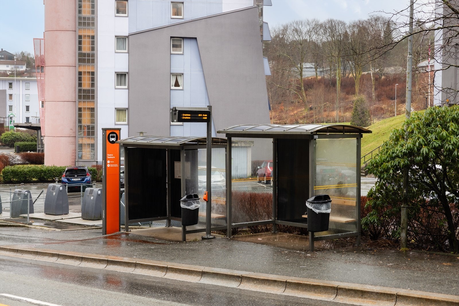 Gode kollektivmuligheter like ved boligen! Galleribilde