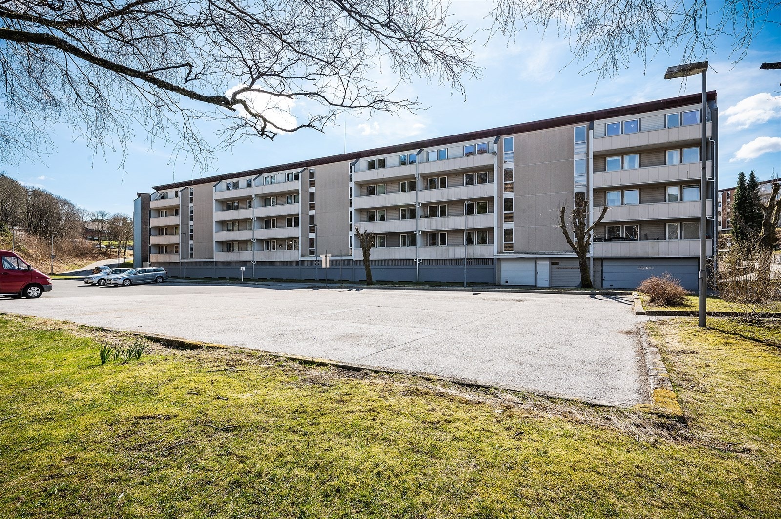 Det er god parkeringsdekning i borettslaget med gjesteparkering. Galleribilde
