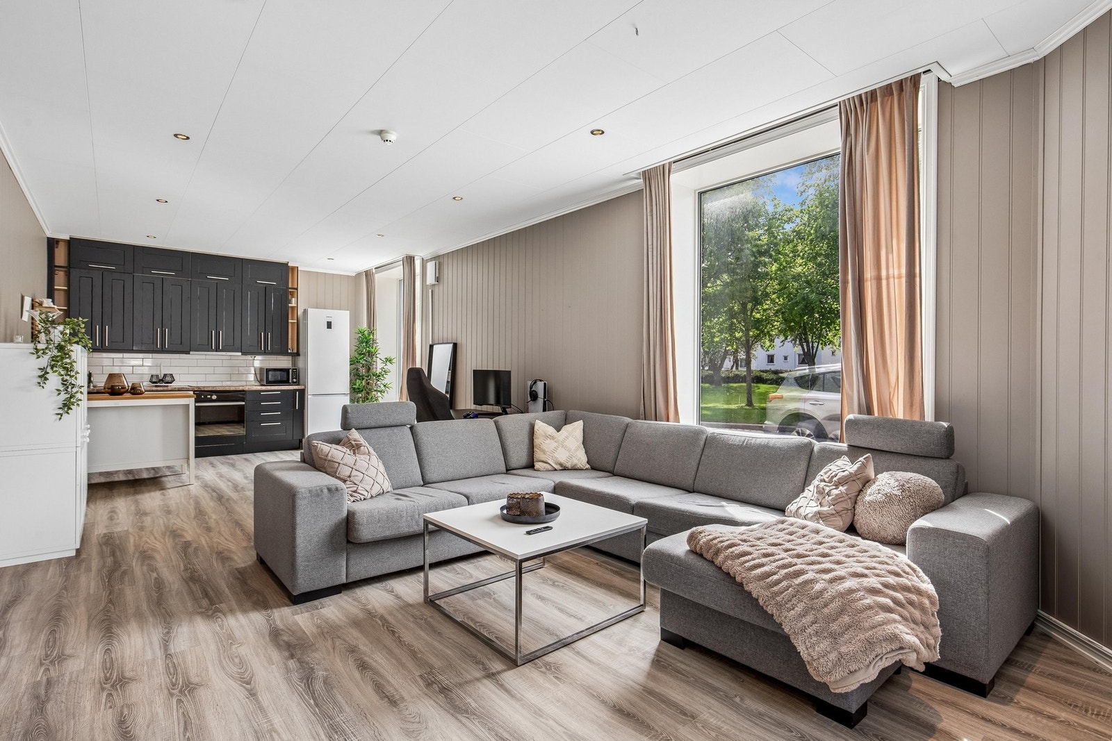 Ali Khoshnau ved EiendomsMegler 1 har gleden av å presentere Langveien 36! Foto: EFKT (Vilde Dahl) Galleribilde