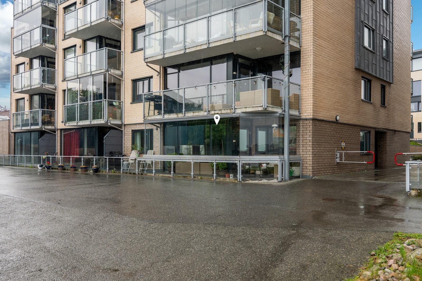 Parkering og leilighet på samme plan, ingen behov for å gå i trapper, og gode treningsforhold i felles treningsstudio. Galleribilde