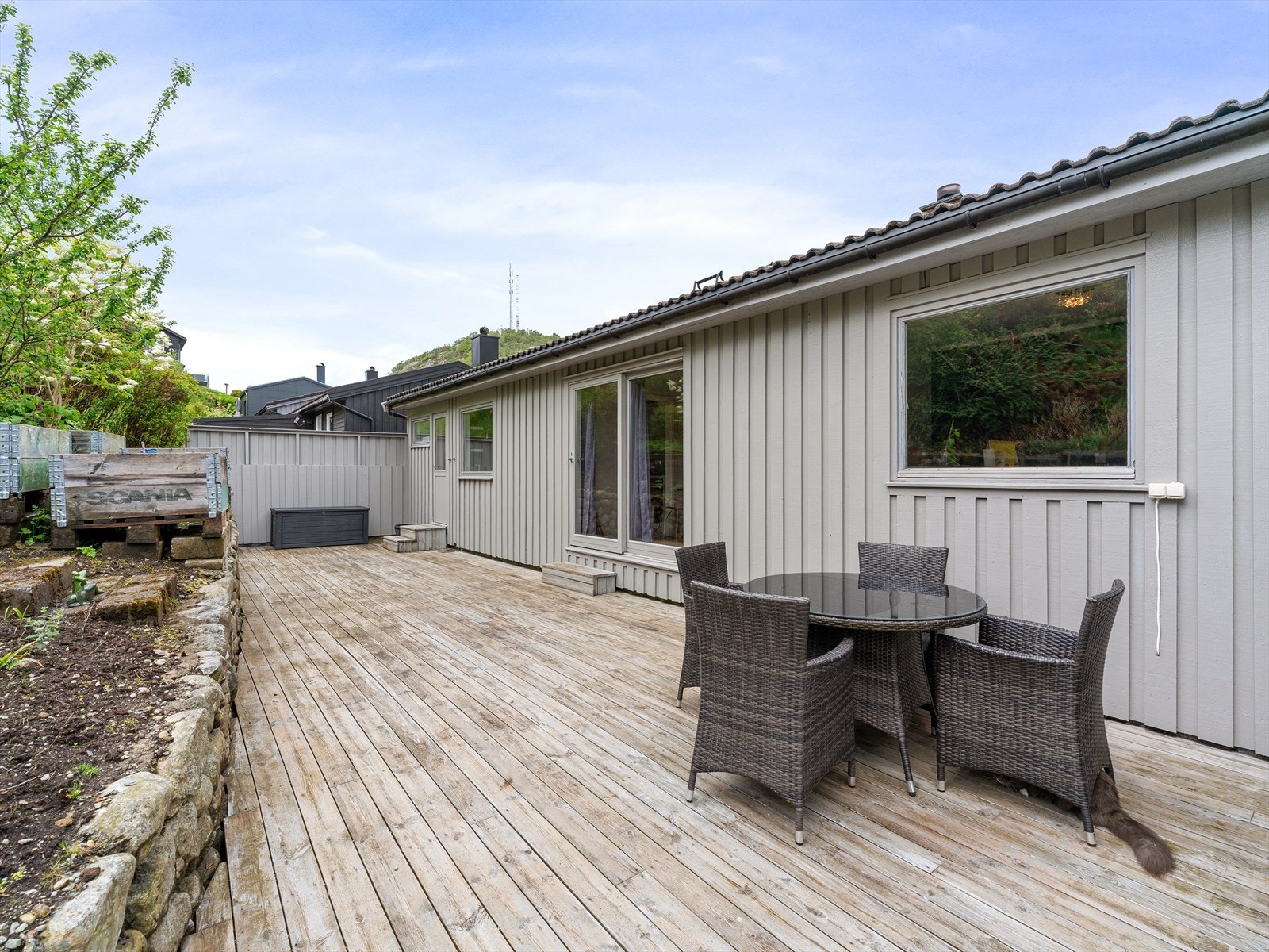 Eiendommen har totalt 67 kvadratmeter med terrasse- og balkongareal fordelt over to plan. Galleribilde