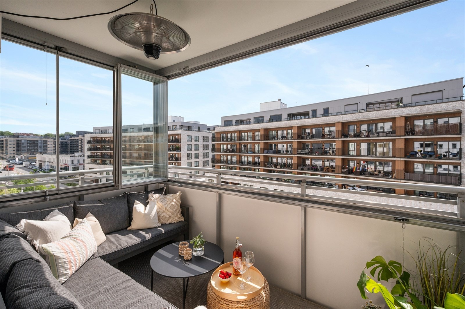 Vinduene på balkongen kan fint åpnes opp. Galleribilde