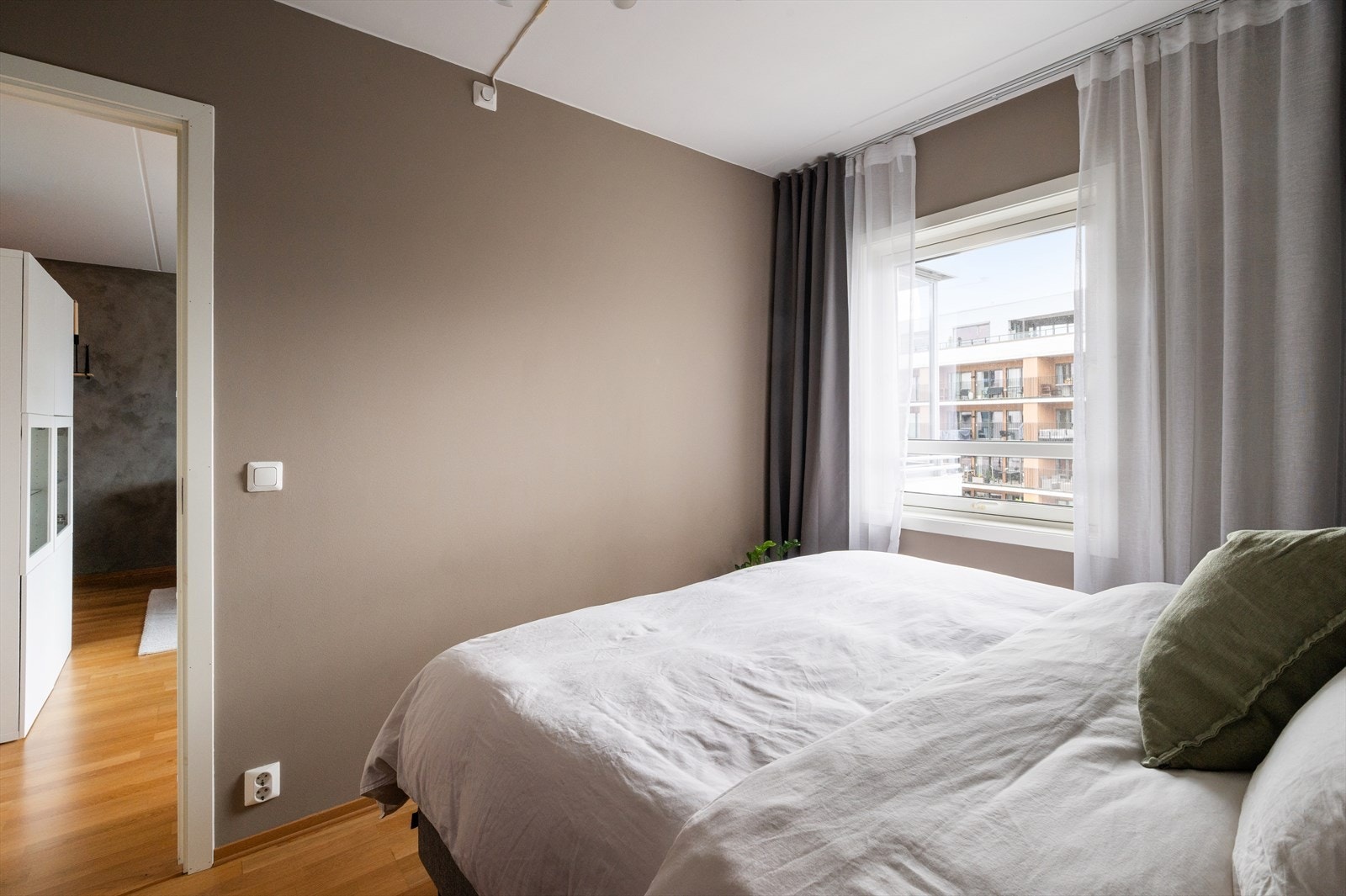 Det er også muligheter for en kommode / kontorpult dersom ønskelig. Galleribilde
